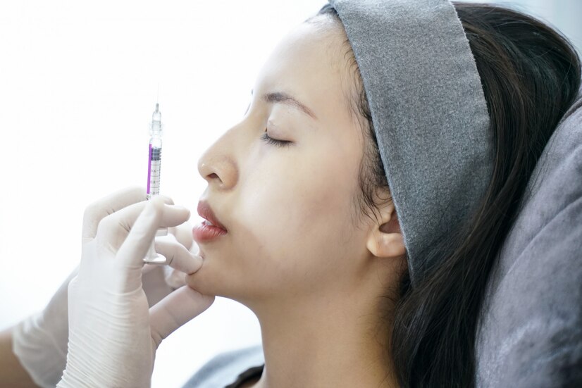 rejuvenation-procedure-beauty-clinic-injection-women-injection-her-chin_46370-680